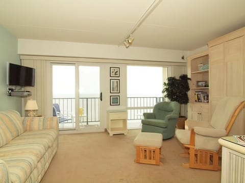 Living/Sleep Area