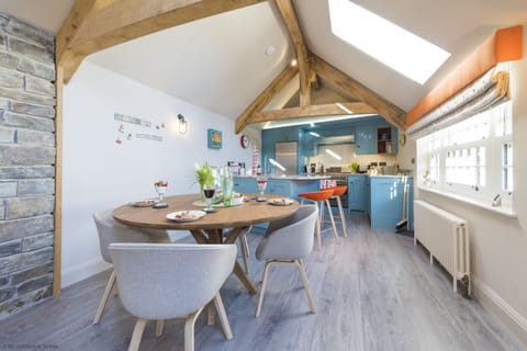 Wella Dining Area and Kitchen