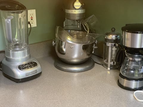 chrome small appliances, Corian counters