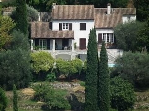 On three levels with Fitness area Poolside
