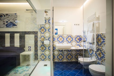 Exclusive Quadruple Room, Courtyard View (Intrigante) | Premium bedding, down comforters, memory foam beds, minibar