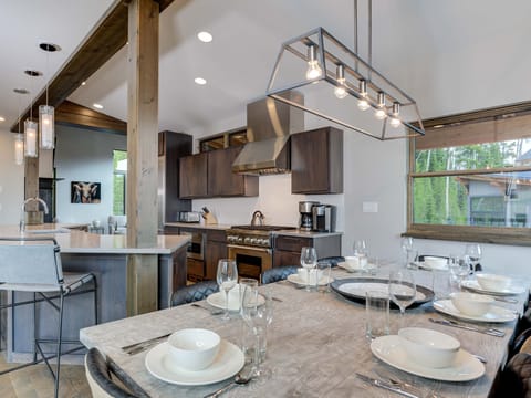 Homestead Chalet 12 Claim Jumper, Dining, 2