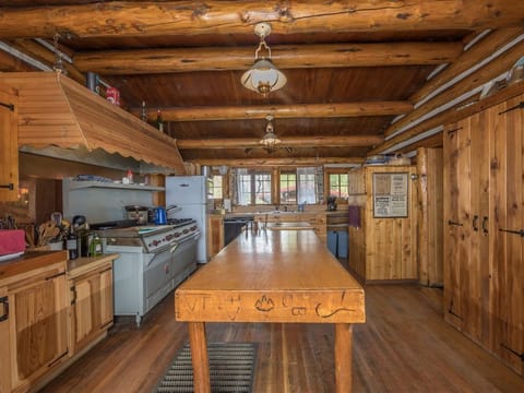 Serve a buffet of delicious food | Main Level