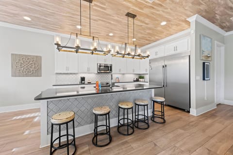 First Floor Kitchen - Bar Seating for 5