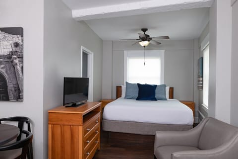 Studio Deluxe