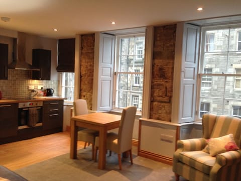 Open Plan kitchen/dining/living