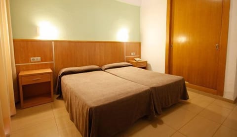 In-room safe, soundproofing, iron/ironing board, cribs/infant beds