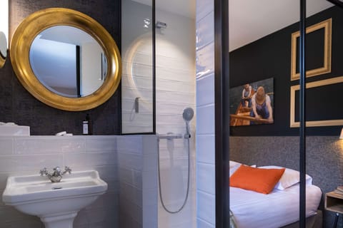 Eco-friendly toiletries, hair dryer, towels