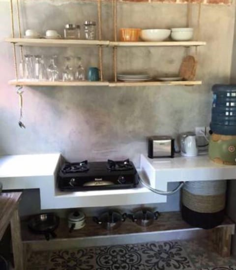 Traditional Bungalow, 1 King Bed, Garden View, Garden Area | Private kitchen | Shared fridge, electric kettle