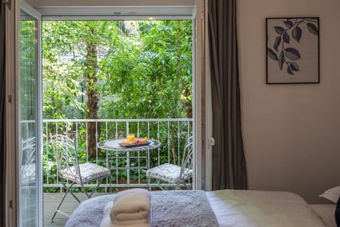 Superior Room | Living area | Smart TV