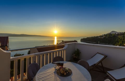 Top floor - balcony
