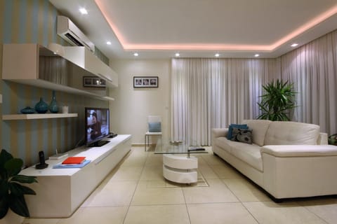 Large Spacious Living Area - Luxury living