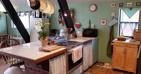 Well equipped kitchen