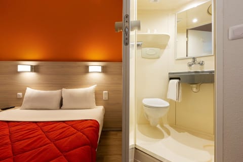 Standard Room, 1 Double Bed | Desk, free WiFi, bed sheets