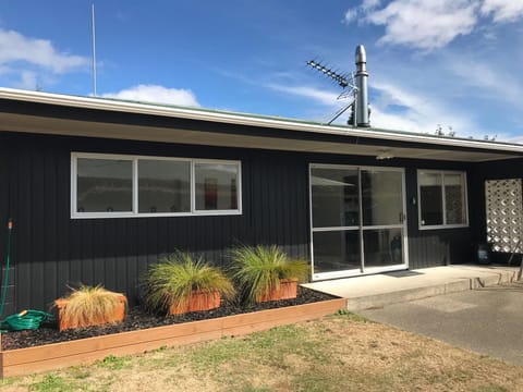 2/21 Kinloch Road