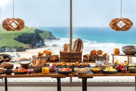 Daily buffet breakfast for a fee