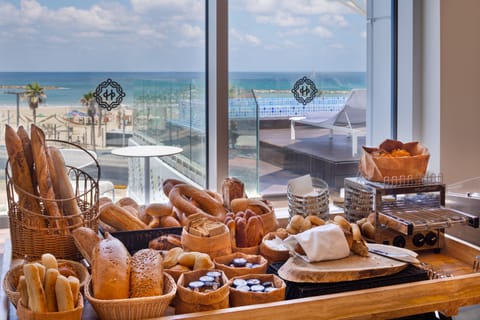 Daily buffet breakfast for a fee