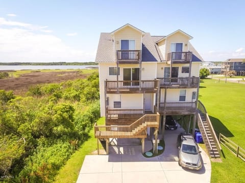 Peaceful Easy Feelin" (3143) is the Unit on the Left