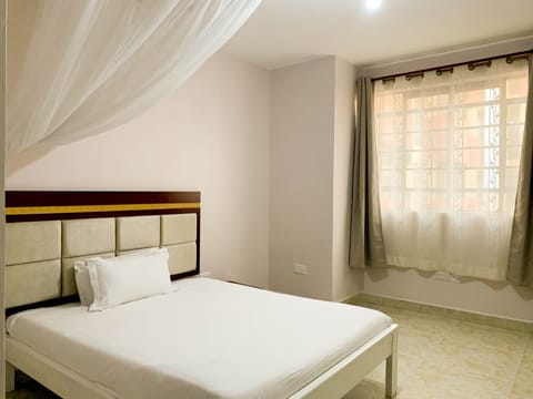 Deluxe Apartment, 3 Bedrooms, Non Smoking | 3 bedrooms, blackout drapes, free WiFi, bed sheets