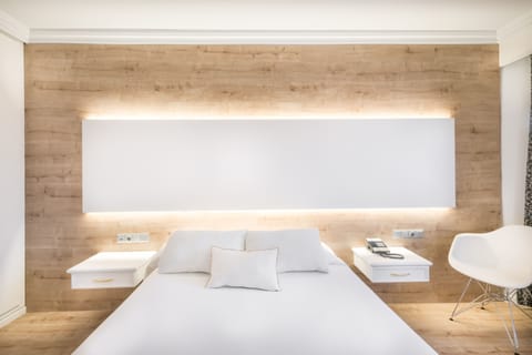 Premium bedding, desk, soundproofing, iron/ironing board