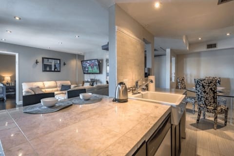 Villa (2 Bedrooms) | 2 bedrooms, iron/ironing board, bed sheets