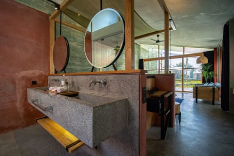 In-room safe, desk, blackout drapes, free WiFi