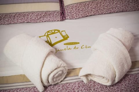 Suite | Bathroom amenities | Shower, free toiletries, hair dryer, towels
