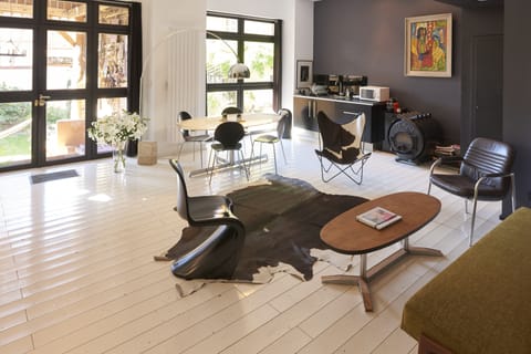 Deluxe Loft, Garden View | Private kitchen | Fridge, microwave, stovetop, espresso maker