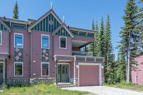 Townhouse with Garage