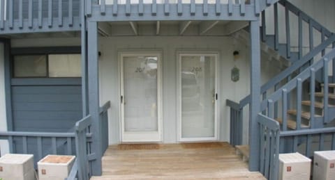 walk in level lake front condo