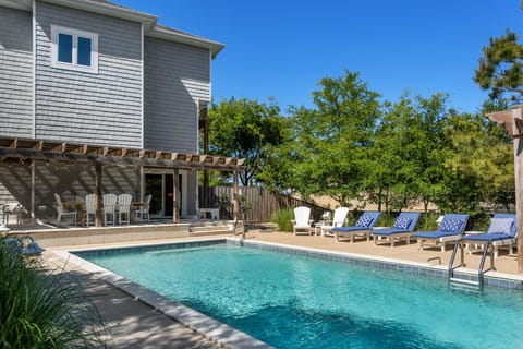 DU100: Duck Side Of The Moon | Private Pool Area