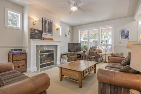 Family Friendly Chalet, just steps from the top of the Silver Queen Chair!
