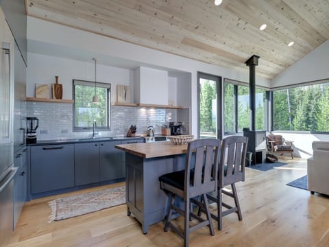 Lake Cabin 26, Kitchen, 2