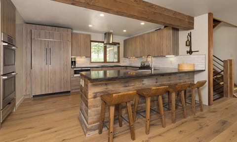 11 Swift Bear kitchen1