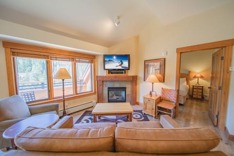 Beautiful top floor condo at The Springs