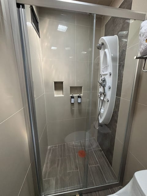 Superior Room | Bathroom | Shower, free toiletries, towels, soap