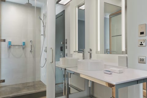 Shower, rainfall showerhead, free toiletries, hair dryer