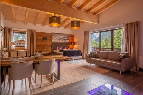 Superior Apartment, 2 Bedrooms, Balcony, Mountain View | Living area | LED TV
