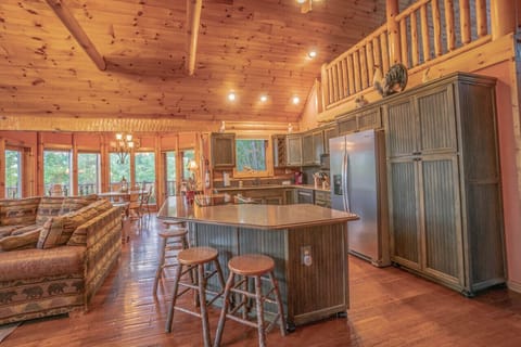 Lodge| Open Concept Kitchen-Living-Dining