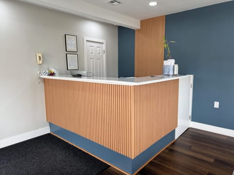 Check-in/check-out kiosk