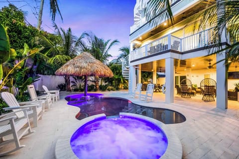 Pool and Spa - Beach Views