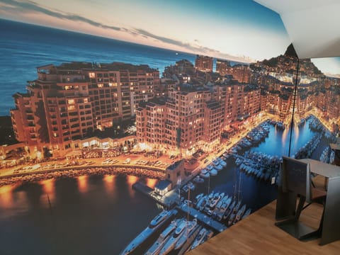Monaco am Hafen | Desk, blackout drapes, free WiFi, bed sheets