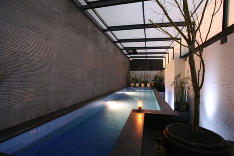 Gallery Room, 1 Queen Bed, Private Pool | Minibar, soundproofing, free WiFi, bed sheets