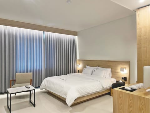 Business Double Room [Unavailable Breakfast on Monday & Public Holiday] | Free WiFi, wheelchair access