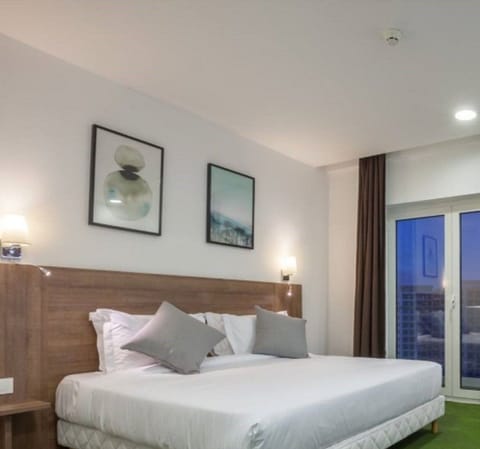 Superior Double Room | Minibar, desk, iron/ironing board (on request), WiFi (free)