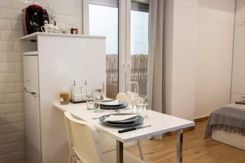 Luxury Studio | In-room dining
