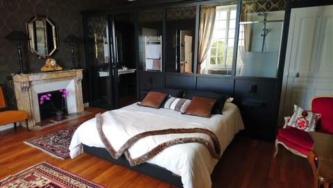 Double Room (2 - Dentelle) | Premium bedding, down comforters, individually decorated