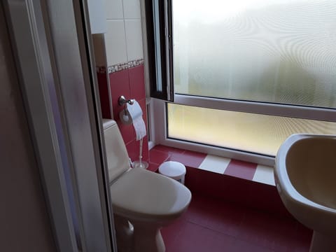 Classic Triple Room, Garden View | Bathroom | Shower, towels