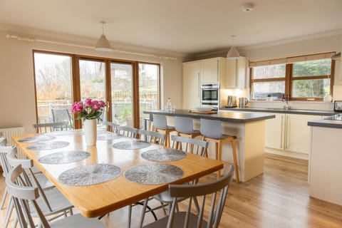 House, 5 Bedrooms | Private kitchen | Fridge, microwave, dishwasher, coffee/tea maker