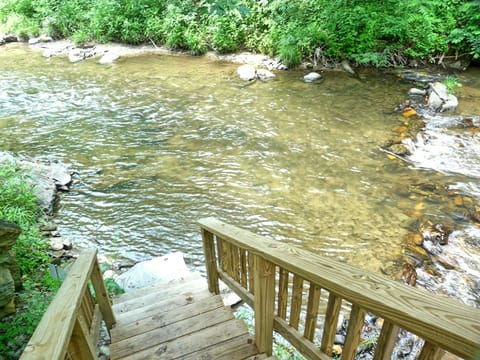 Creek - Steps leading down to the creek right behind the house